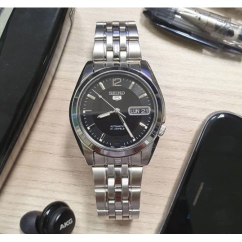 SEIKO 5 Automatic รุ่น SNK393K1 นาฬิกาข้อมือผู้ชาย สายแสตนเลส - สินค้าของแท้ 100% ประกันสินค้า 1 ปีเ