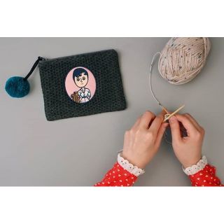 กระเป๋าถัก Oohlala: AURORE AND JEAN PAUL KNIT POMPOM POUCH