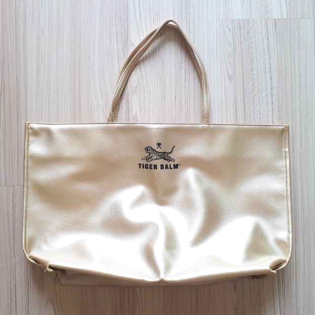 กระเป๋าTiger Blamสีทอง