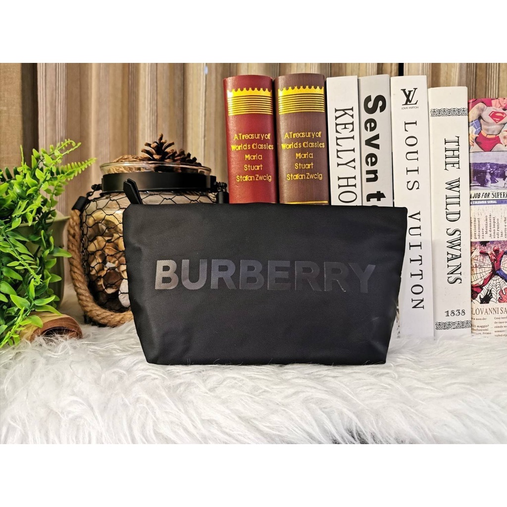 Burberry Beaute Black Pouch VIP Gift With Purchase (GWP) กระเป๋าถืออเนกประสงค์ทรงคลัชพรีเม⭕️⭕️แท้⭕️⭕