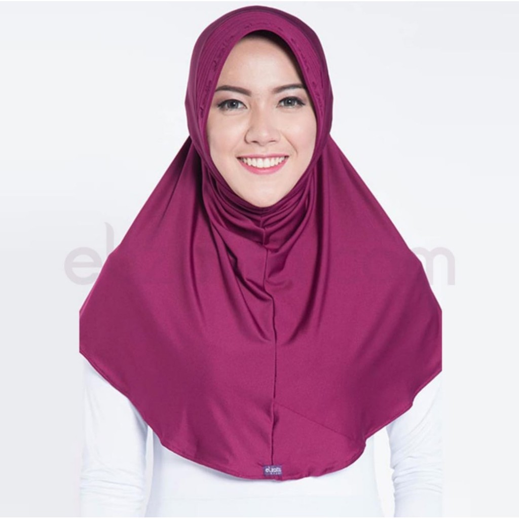 Elzatta Bergo Zaria M รัมนา