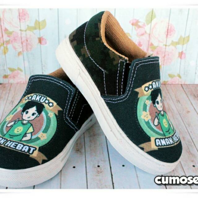 CUMOSE CHILDRENS SHOES MADE IN CANVAS WITH "MY CHILDRENS GREAT" MOTIF