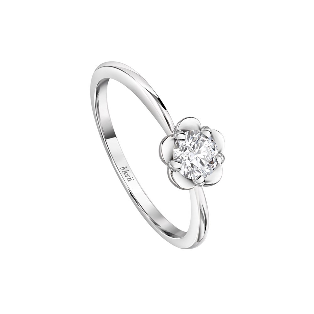 Merii แหวนเงินแท้ 925 ชุบโรเดียม ประดับ CZ ขนาด 4.5 มม. ดีไซน์ดอกไม้