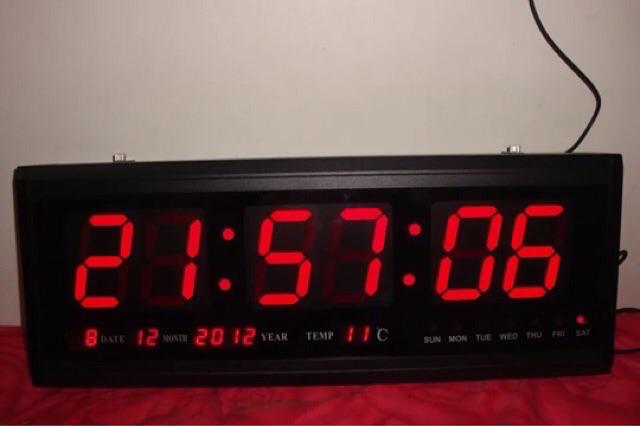 นาฬิกาดิจิตอล LED DIGITAL CLOCK แขวนติดผนัง 48 X 18.2 X 4.8 CM. รุ่น ...