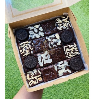 บราวนี่ยกถาด (Brownie) 16 ชิ้น