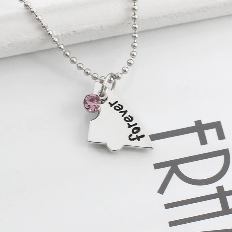 พร้อมส่ง ใหม่ สร้อยคอโชคเกอร์ จี้รูปหัวใจหัก ประดับเพชรเทียม เครื่องประดับแฟชั่นสตรี ของขวัญ 4 ชิ้น