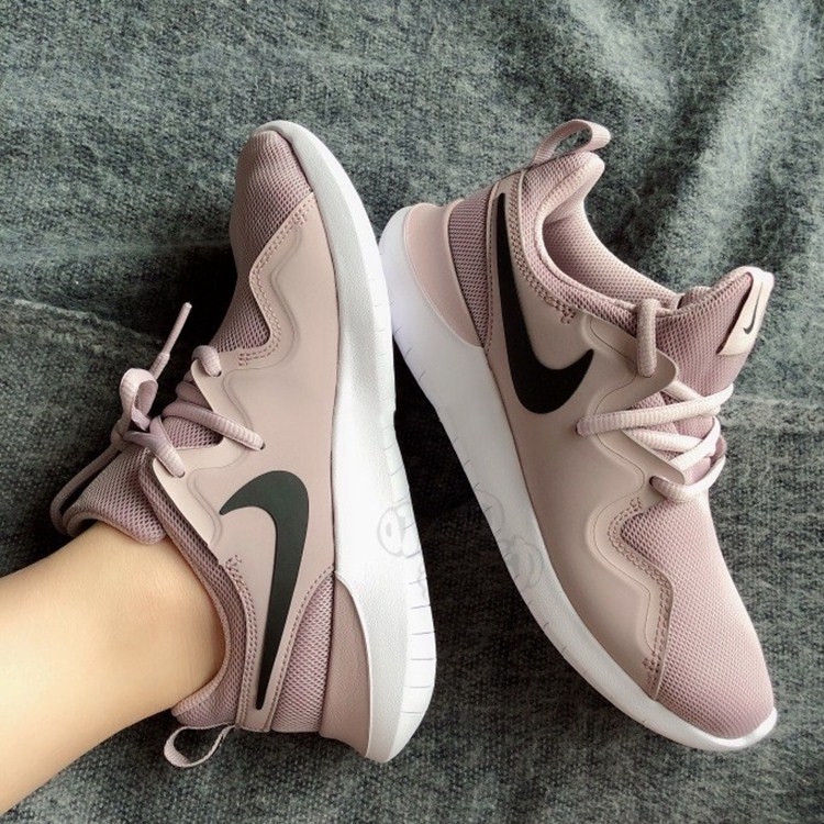 100 Nike AIR tessen London 4