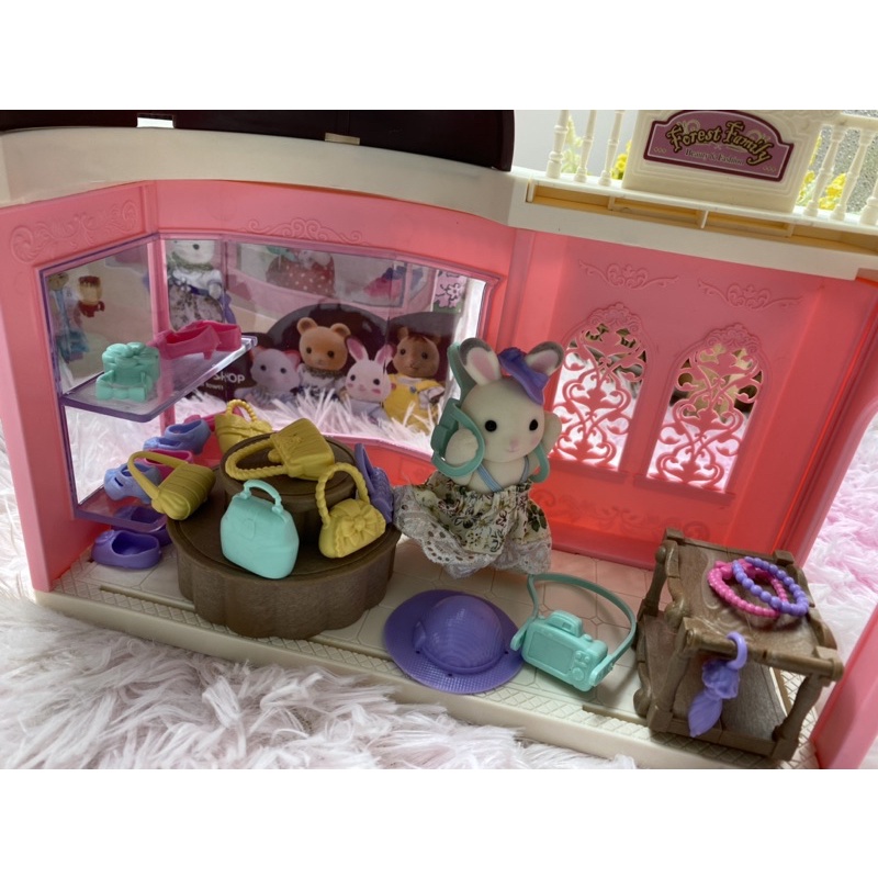 🌈ซิลวาเนี่ยน ห้องหัวมุม👋 บ้านกระต่าย Koala Town  Forest Family ร้านขายรองเท้ากระเป๋า ซิลวาเนี่ยน sly