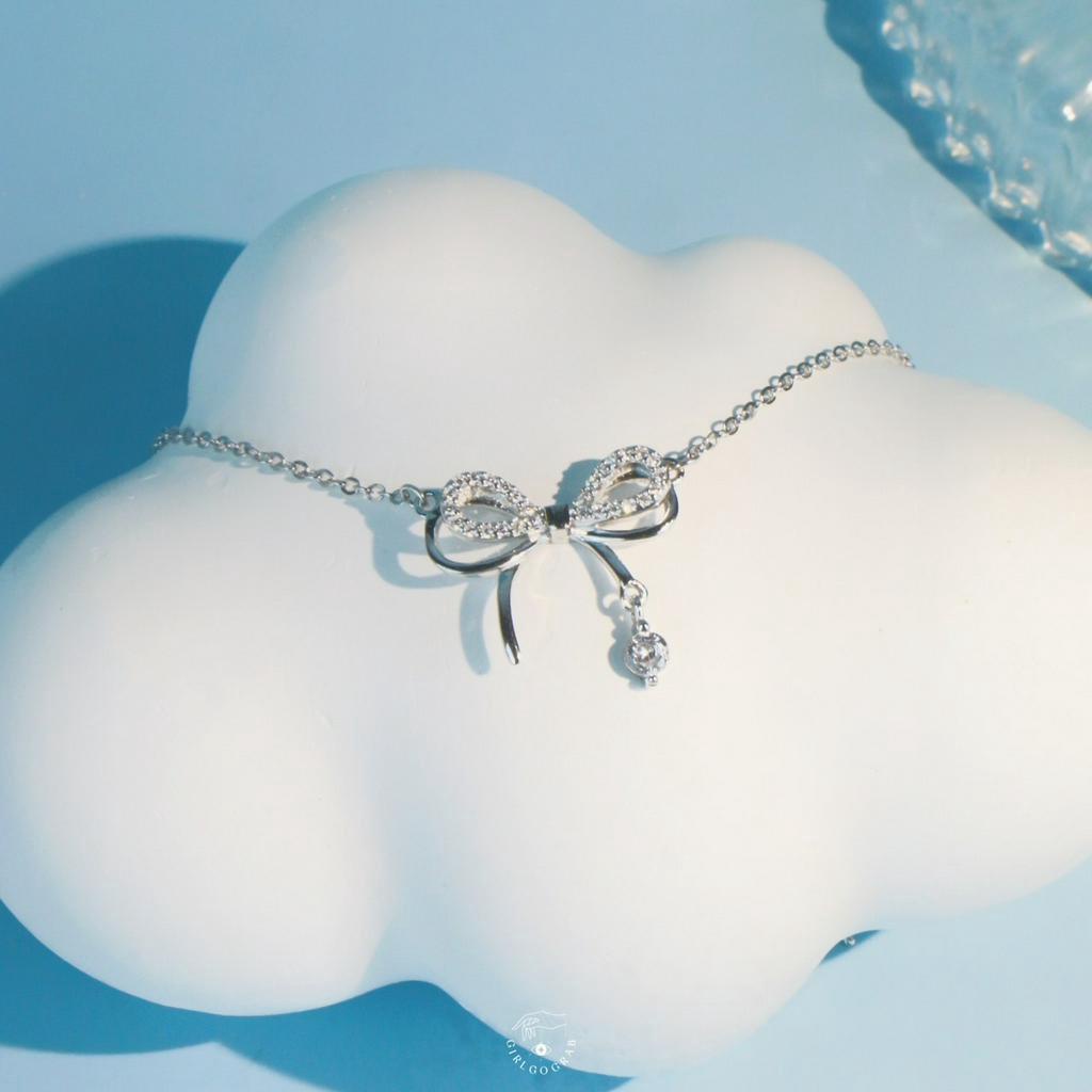 Girlgograb ~ สร้อยคอเงินแท้รุ่น Glory จี้รูปโบว์ ใส่อาบน้ำได้ไม่ลอก