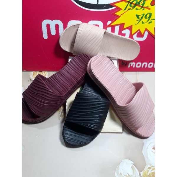 รองเท้า สวม MONOBO moniga 10.3 ลายน้ำ สวยเด่น