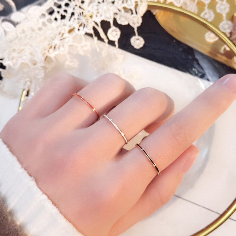 14k Rose Gold Plated 1 มม.บาง Stackable แหวนสีขาว/สีดํา/สีแดงเคลือบแหวนสแตนเลสสําหรับผู้หญิงสาว