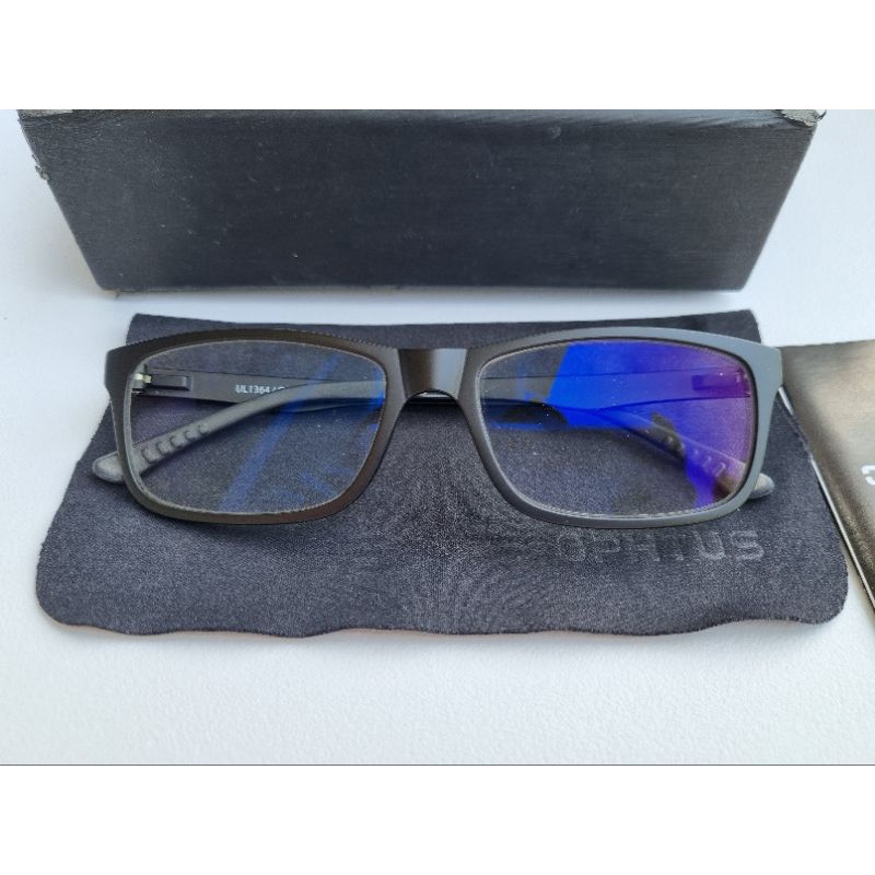 แว่นตา OPHTUS มือสองเลนส์แว่นสภาพดี อุปกรณ์อยู่ครบ