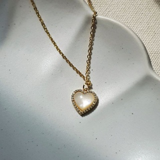 สร้อยคอ White Heart Necklace จี้หัวใจสีขาวมุกล้อมเพชร