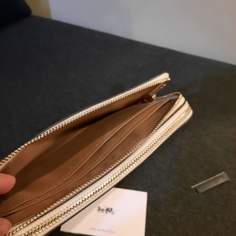 กระเป๋า coach 2zip L