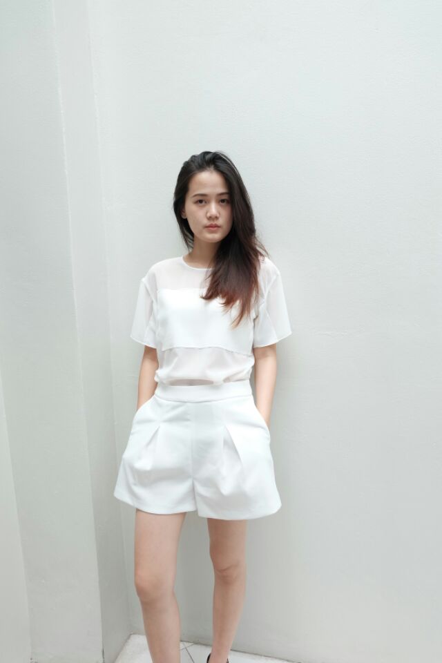 White Scuba Shorts (กางเกง)