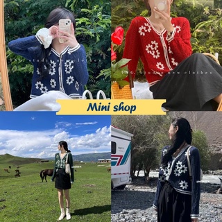Mini shop🌸พร้อมส่ง🌸(1991) เสื้อถักไหมพรมแขนยาว คอกลมลายปักดอกไม้น่ารัก