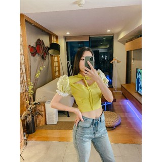 Butter Crop🦋 เสื้อครอปสีเหลืองแขนตุ๊กตาสุดคิ้ว