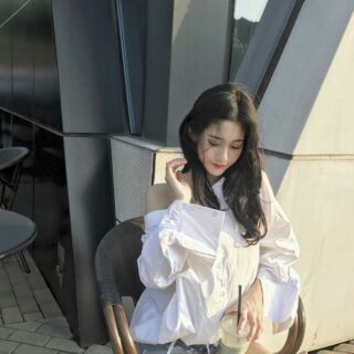 เชิ้ตเปิดไหล่