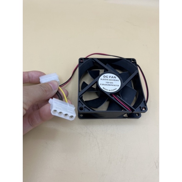 พัดลม ระบายความร้อน DC 12V มีไฟ 4 สี ขนาด 80×80×25 mm.