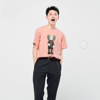 ใหม่ เสื้อยืดลําลอง ผ้าฝ้าย แขนสั้น คอกลม พิมพ์ลาย Kaws Uniqlo แฟชั่นสําหรับผู้ชาย