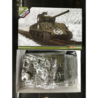 โมเดลประกอบ Academy Model 1/35 AC13500 M4A3 (76)W "Battle of Bulge"