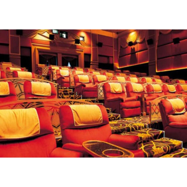 Зал метрополис. Кинотеатр в метрополисе на войковской. Метрополис кинотеатр вип зал. Синема парк метрополис вип зал. Зал метрополис.