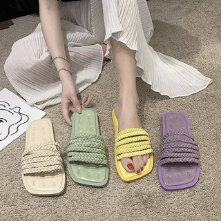🔥Hot sale！ รองเท้าแตะดาราและรองเท้าแตะสตรีสวมใส่ด้านนอกฤดูร้อนปี 2020 ใหม่แฟชั่นเกาหลีบุคลิกภาพทอลายตารางนิ้วเท้าแบนด้า