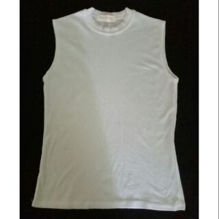 เสื้อแขนกุดสีขาว ผ้าใส่สบาย