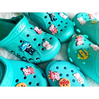 รองเท้า crocs มือสอง