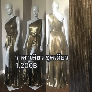 เดรสไหล่เบี่ยง กระโปรงบานอัดพีช  ชุดราตรี ราคาโปร 1,200฿ จาก 1,990฿