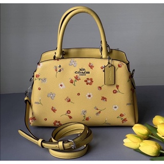 🎀 (สด-ผ่อน) กระเป๋าถังมินิ สีเหลืองลายดอก COACH C8216 COACH MINI LILLIE CARRYALL WITH MYSTICAL FLORAL PRINT