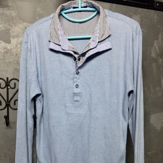 เสื้อยืดแขนยาวสีฟ้า ดีเทลแต่งปก2ชั้น ผ้านิ่มใส่สบาย ผ้ายืดร่อง มือ2 สภาพดี แบรนด์Michel klein