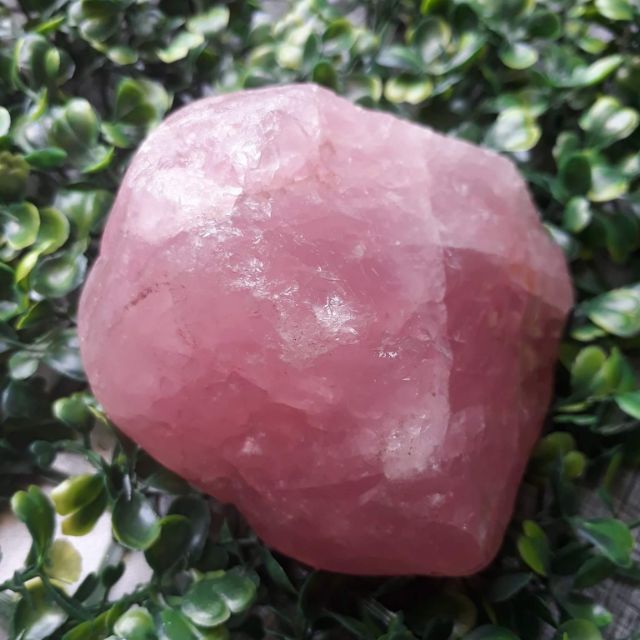 N684  โรสควอตซ์ (Rose Quartz) พลอยก้อน  พลอยดิบ พลอยแท้