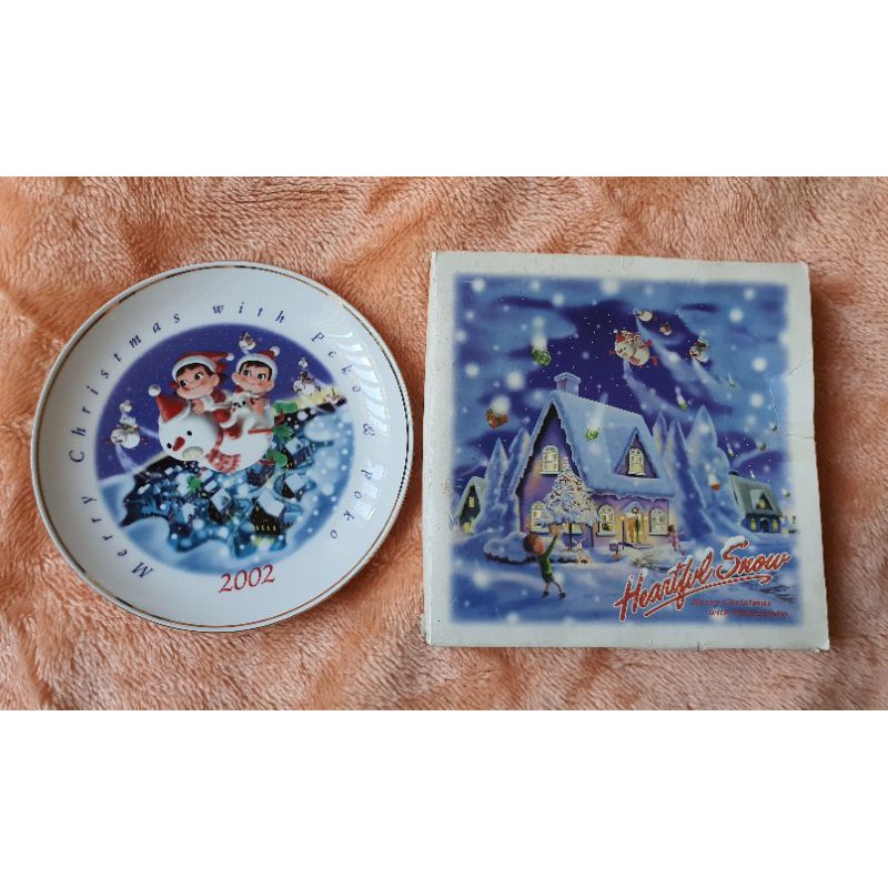 Fujiya Peko chan Plate Merry Chrismas with Peko &amp; Peko 2002 dish  จาน Peko ลาย Heartful Snow