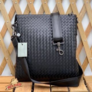 Boyyega Venetta Messenger bag พร้อมอุปกรณ์