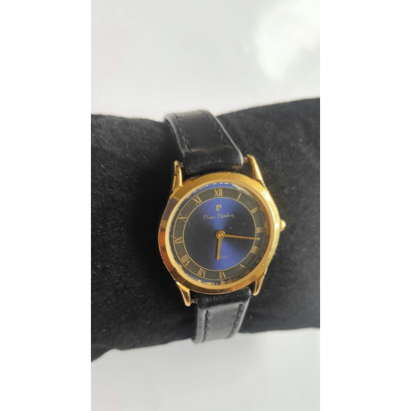 นาฬิกาแบรนด์เนมPierre Cardinหน้าปัดสีน้ำเงิน เรือนสีทอง สายหนังสีดำสีดำ ของแท้มือสองสภาพสวย