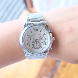 รหัสสินค้า VN103 Micheal Kors (sliver)