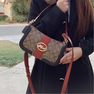 กระเป๋าสะพายข้าง coach #5498 #coach5498 Georgie Baguette ของแท้
