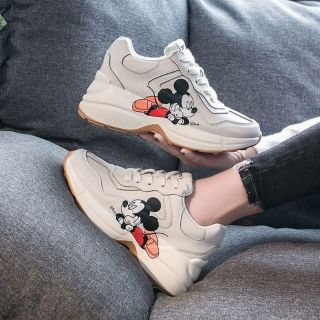 รองเท้าผ้าใบ พร้อมส่ง