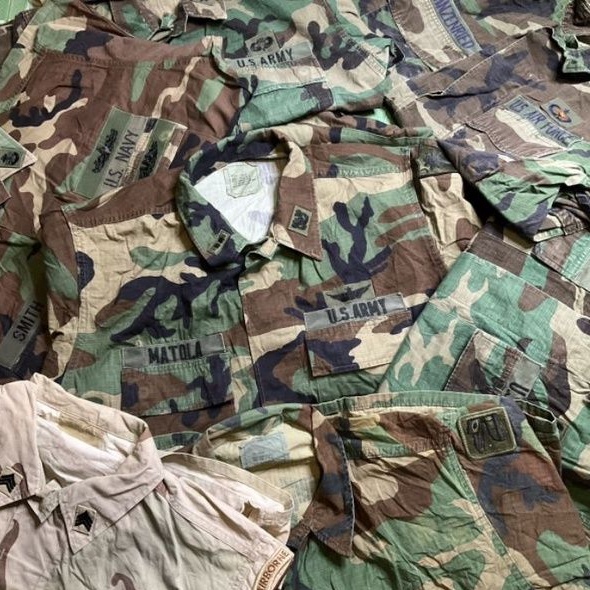 🔥เสื้อทหารอเมริก​าแท้🔥 มีอาร์ม เครื่อง​หมาย ยศพร้อม สภาพดี กันรันตีความแท้100% (Army Shirt) M81 with