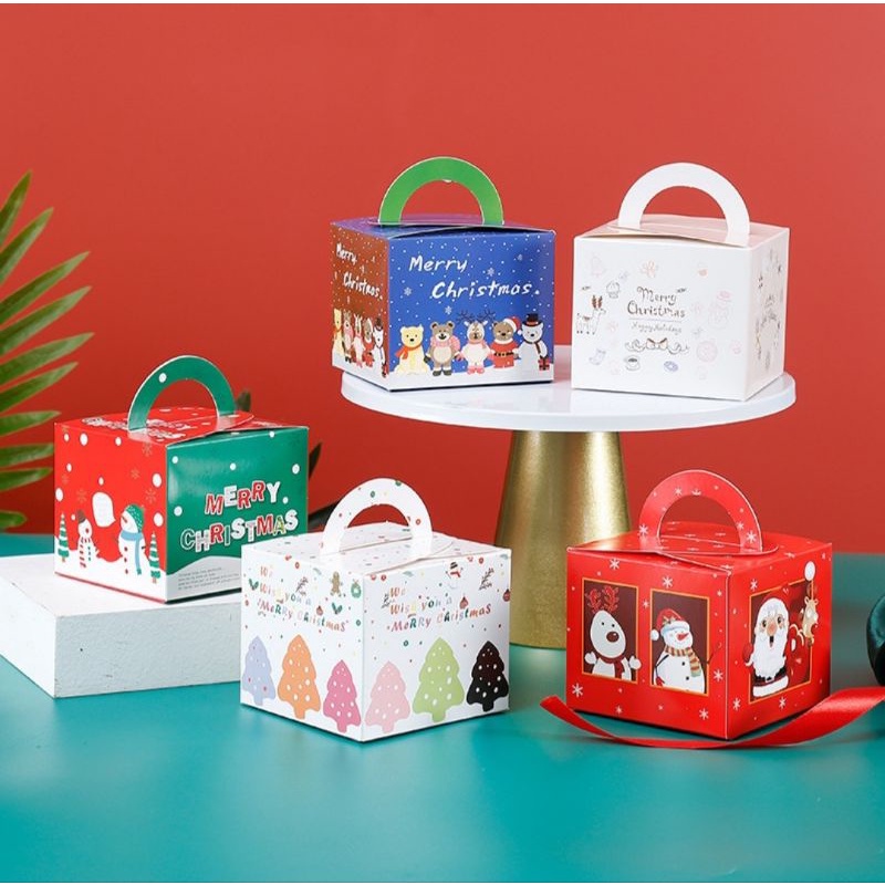 NEW! สินค้าพร้อมส่ง(แพค10ใบ)Christmas Box กล่องคริสต์มาสคละ5ลาย