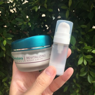 แบ่งขาย🔮 Himalaya Herbals Revitalizing Night Cream 10ml ไนท์ครีม ลดริ้วรอย เพิ่มความกระจ่างใส ยอดฮิตจากฮิมาลายา