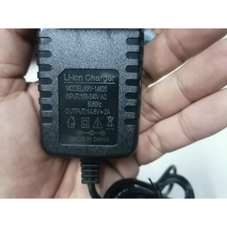 อแดปเตอร์ชาร์จแบตลิเที่ยมฟอสเฟต 14.6v 2a 5.5มมx2.5มมเต็มแล้วตัด มีไฟสถานะ ชาร์จ  แบตเต็ม