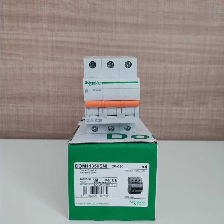 Schneider เซอร์กิตเบรกเกอร์ MCB 3 เฟส 20A (DOM11350)