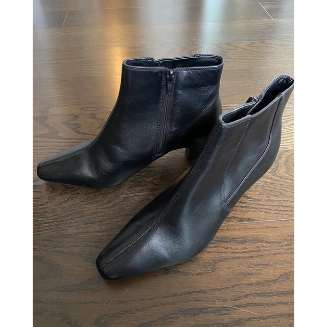 ‼️ Sold ‼️ใหม่ บูทส์สั้น หนังเเท้ Mark and spencer size5ครึ่ง ซื้อมา 5,000