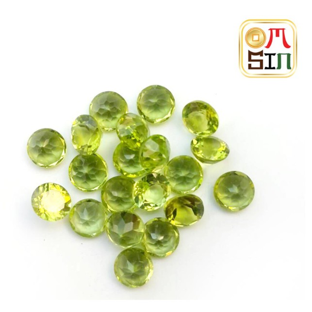 A042 5x5 มม.พลอยเพอริดอท Peridot . พลอยสด ธรรมชาติแท้ ไม่ผ่านการเผา