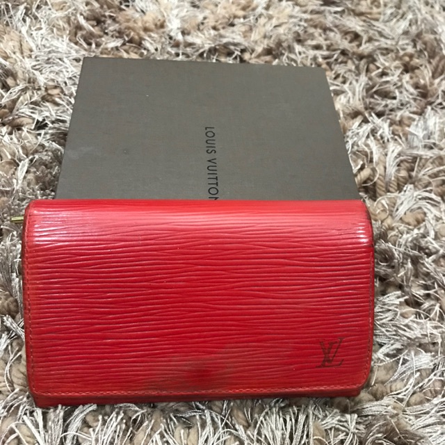 Used  Lv Epi Red