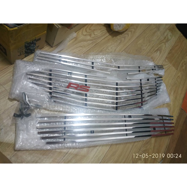 กะจังหน้า Cruze 2011-2012 ทรง vip ยึดติดกับกระจังเดิมได้เลย