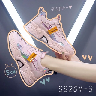 SS204-3 รองเท้าผ้าใบสไตล์เกาหลีทรงสปอร์ต งานหนังโฮโลแกรม ห้อยป้ายแท็กเก๋ๆ ส้นตึก สีขาว/ดำ/ชมพู