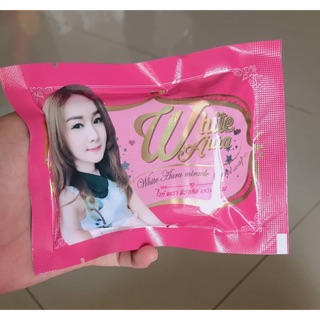 White aura miracle carrot soap สินค้าพร้อมส่ง